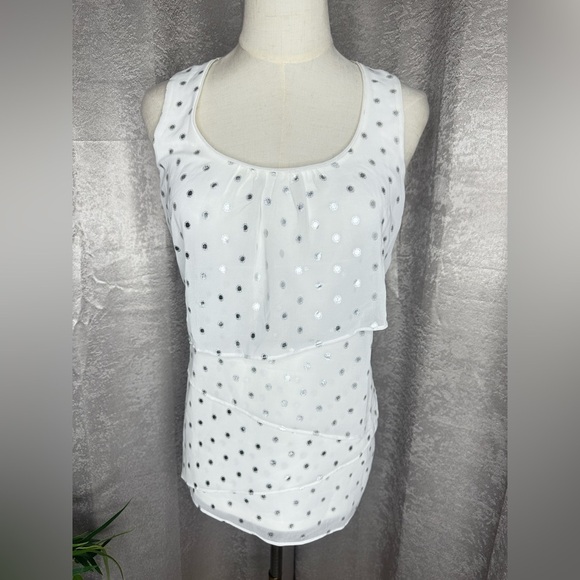 NWT WHBM Retro Foil Dot Woven Tier Shell Sleeveless Blouse in White/Silver Sz XS - Picture 1 of 9